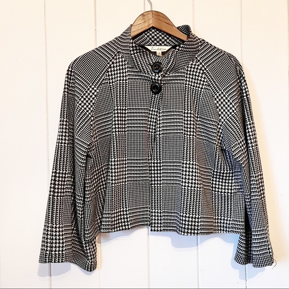 Tradition Cropped Cape style Jacket. Size Large.